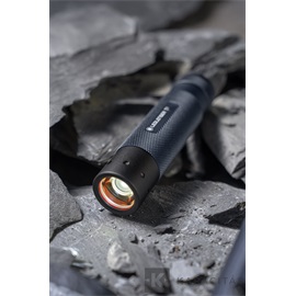 LEDLENSER T2 3xAAA 240 lm lámpa 503266 Limited